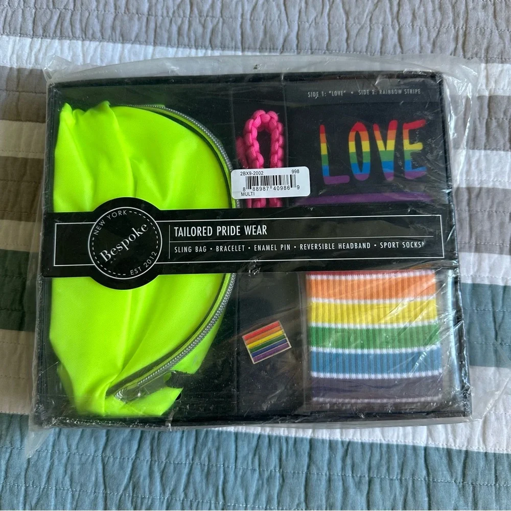 Bespoken Rainbow Love Pride Theme Set Kit Socks Pin Bag